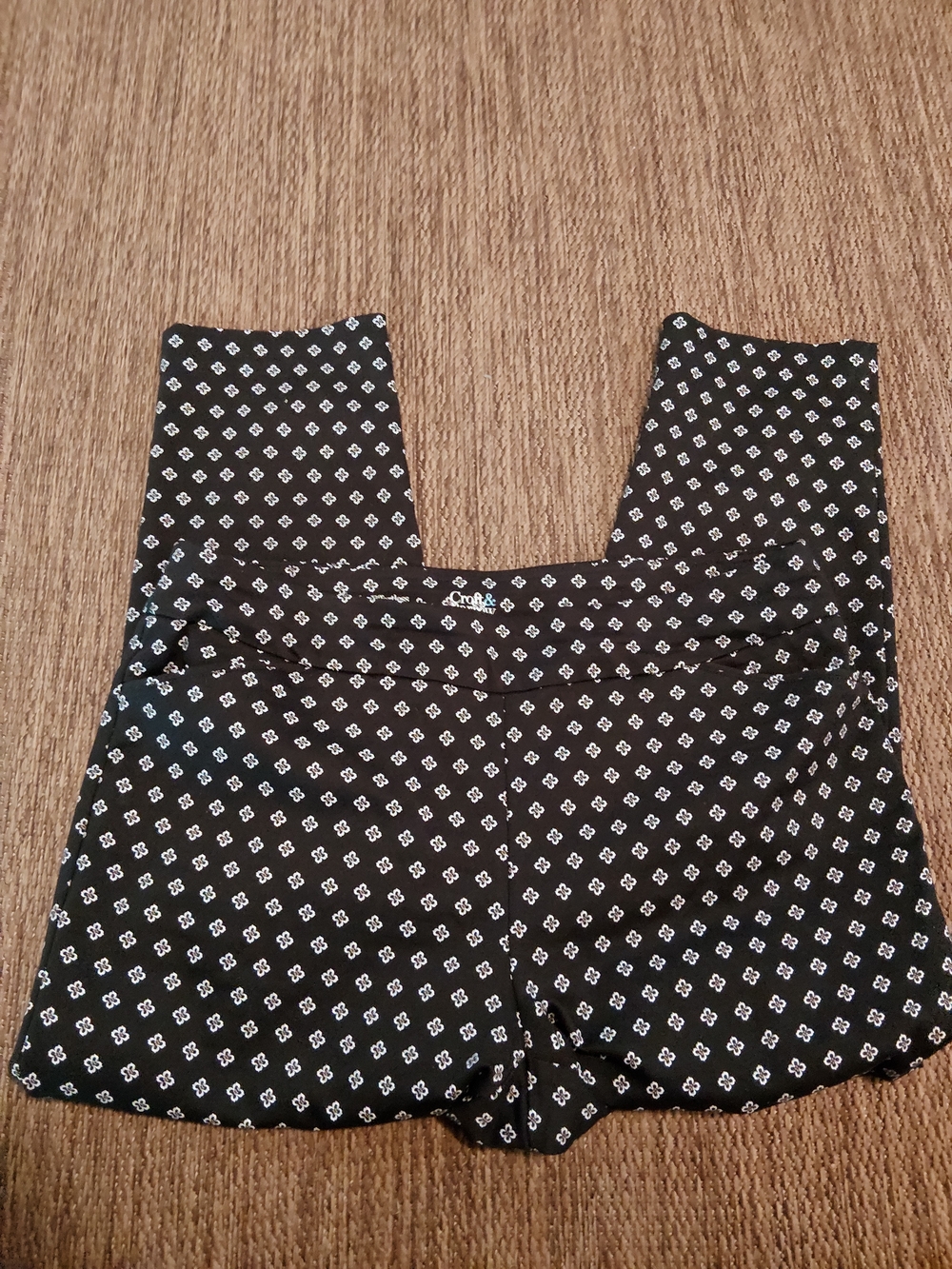 Croft & Barrow Black Ankle Pant with White Design. Stretchy, Comfy, Classy.